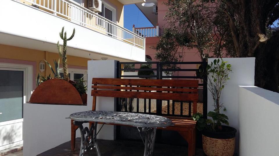 Pantheon Deluxe Apartments Архангелос Екстериор снимка