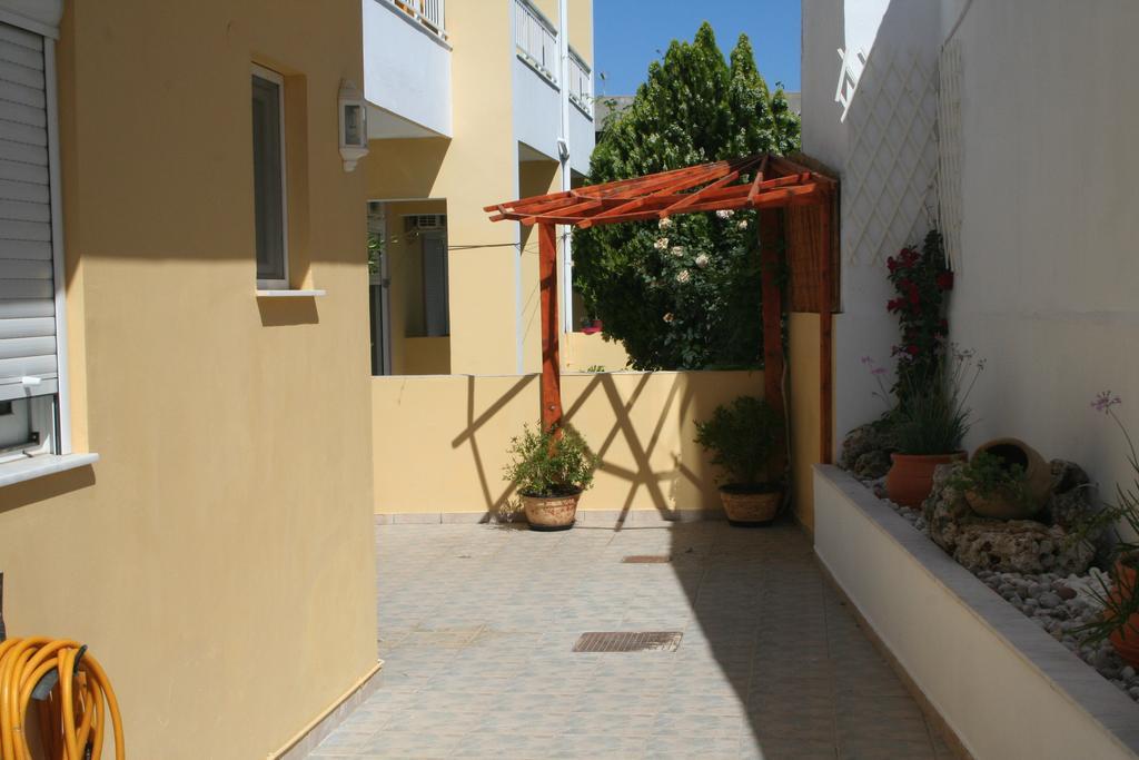 Pantheon Deluxe Apartments Архангелос Екстериор снимка